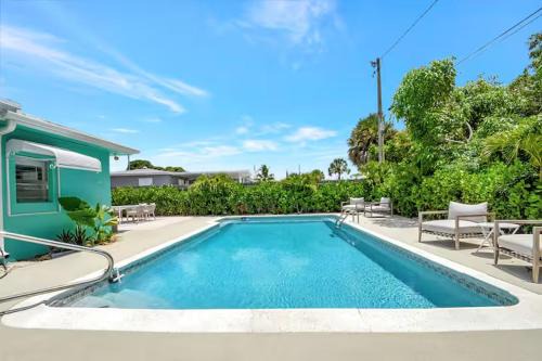 Parker Ridge Haus | The Palmside Escape Heated Pool, Putt, Relax