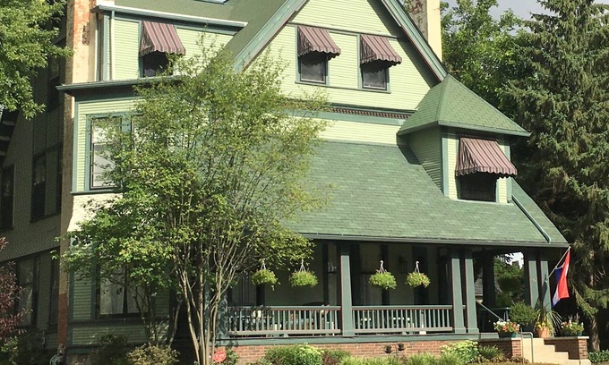 Grand Rapids Bed & Breakfast | The Parsonage Inn