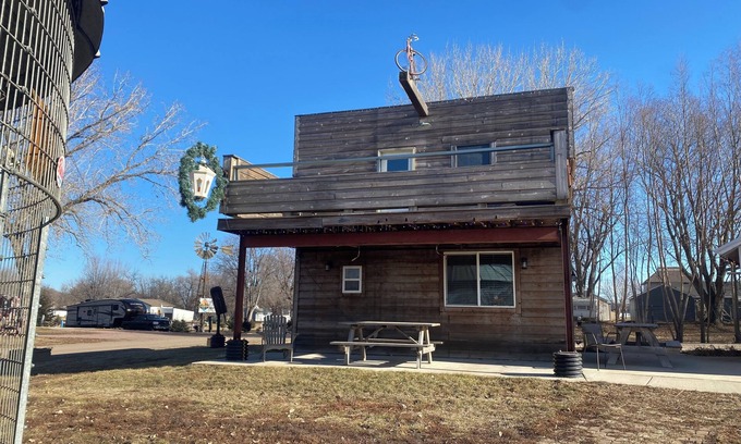 Luverne Haus | The Pedaler's Rest Retreat - Lakeside Tiny Home for 8 guests