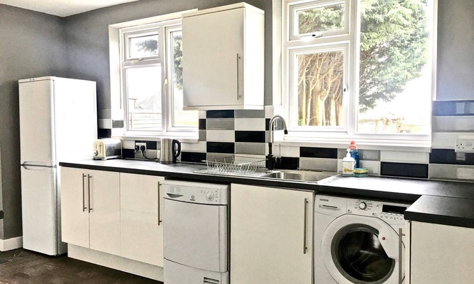 Mapperley Haus | The Perry Road Four Bedroom House no240