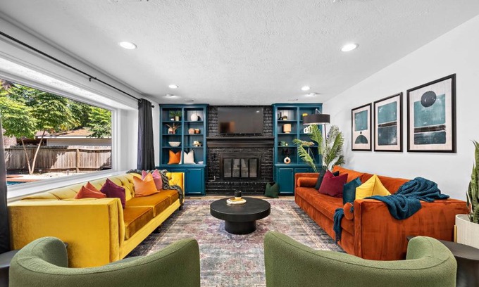 Oak Ridge North Haus | The Pines I Sleeps 12 I Private Pool I Patio & BBQ