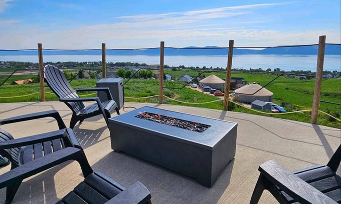 Garden City Haus | Brandneues Oso Blu Resort - Luxuriöse Jurten auf 10 Morgen