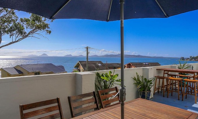 Soldiers Point Wohnung | The Point 10, 5-7 Mitchell St - stunning water views