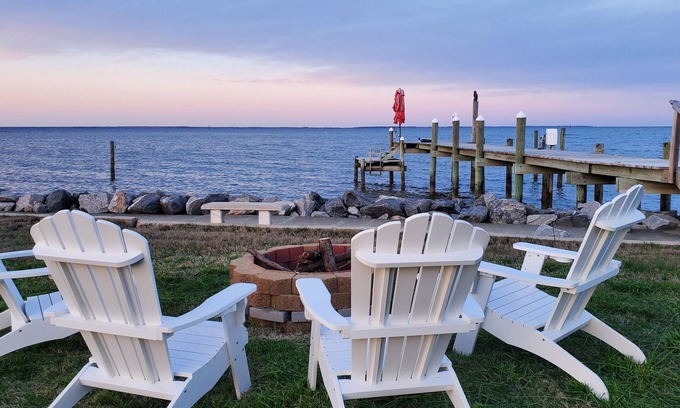 Lottsburg Haus | The Potomac Retreat with Million-dollar view. 3-bedroom in charming with AC WiFi