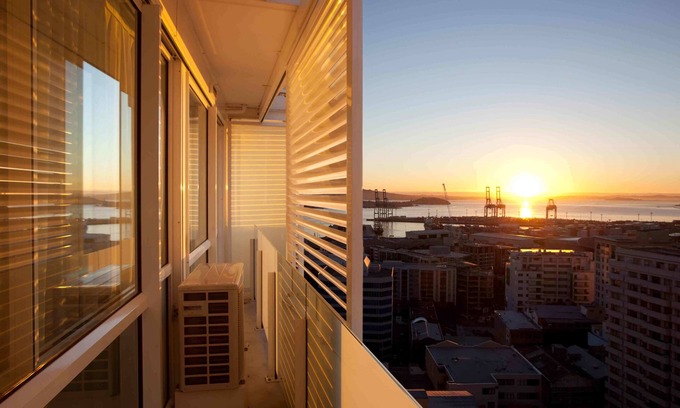 Auckland Central Business District Hotel | The Quadrant Hotel & Suites