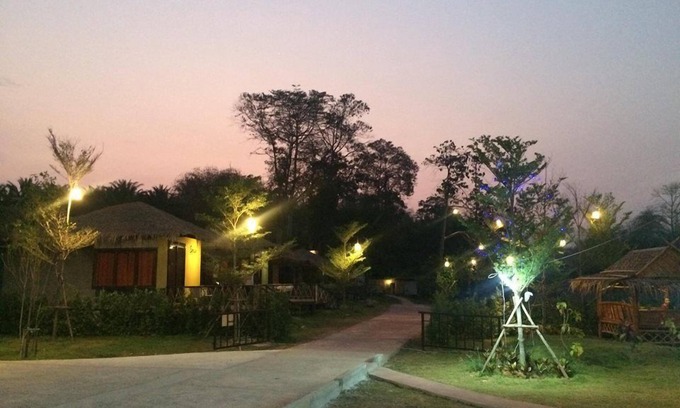 Hin Dat Hotel | The Raft Land