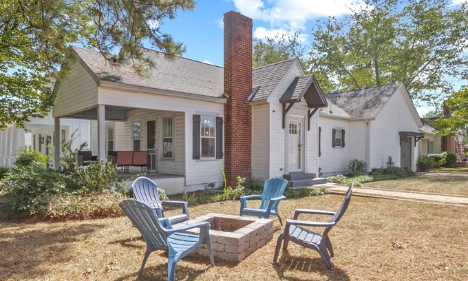 Northport Haus | The Rambler - Beautiful Ranch Style Home 2 Miles from UA Campus!