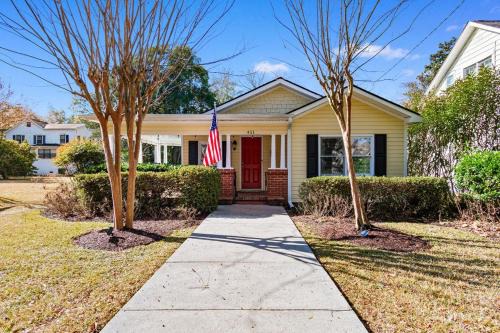 Georgetown Haus | The Red Door House in Historic Georgetown