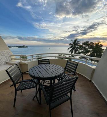 Si Rusa Wohnung | The Regency Tanjung Tuan Beach Resort PD by Regency Paradise