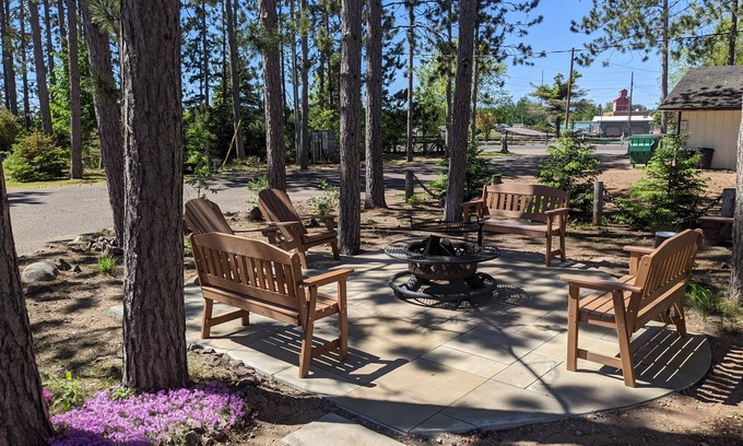 Hayward Hotel | The Riverside Motel