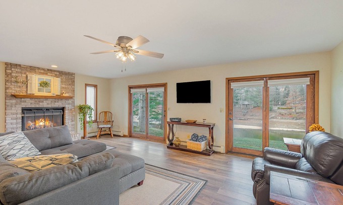 Gladwin Haus | The Riverside on Lakeshore Drive