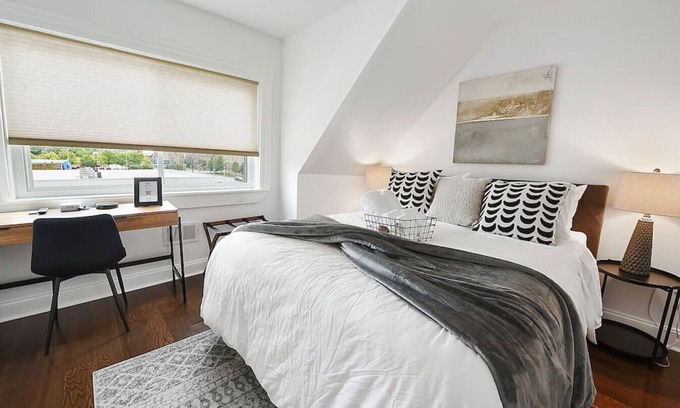 East Liberty Haus | The Riverview Room on Beatty
