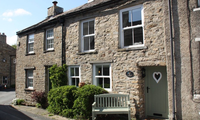 Askrigg Hütte | Charmantes Cottage aus dem 18. Jahrhundert im Zentrum von Askrigg. Ursprüngliche Merkmale, 4 Personen