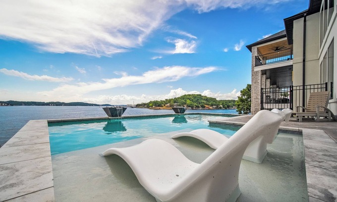 Lake Ozark Haus | The Rosco! Main Channel! Private Pool, Spa, Mini Golf, Gm Rm! Sleeps 32!