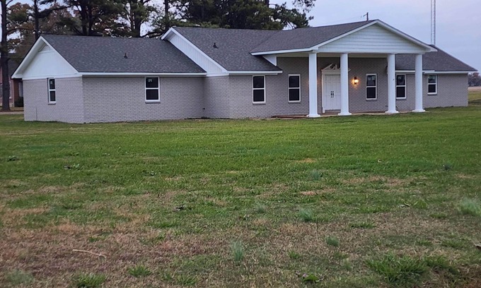 Birdeye Haus | The Rose Community Critter Co. Clubhouse! 4 bedrooms w/12 beds, and 2 full baths