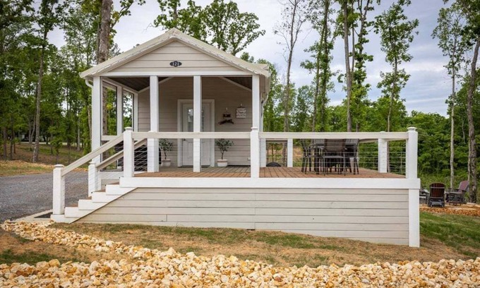 Dover Haus | The Salt Shack ("In The Pines" at KY Lake) | 121 Pine Grove Lane, Dover, TN 37058