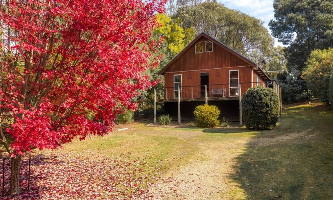 Merrijig Haus | The Shack - Located base of Mt Buller