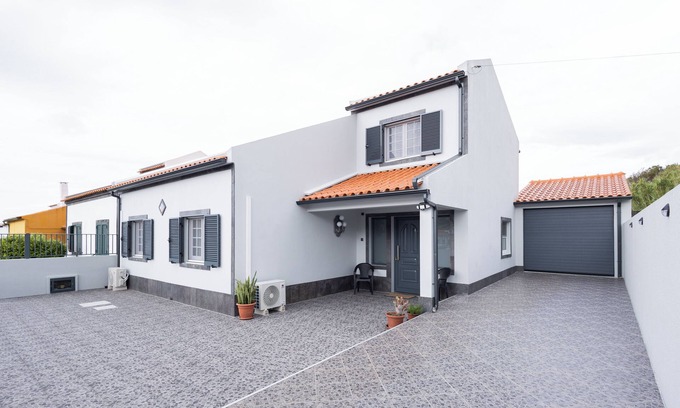 Capelas Haus | THE SHIP'S HOUSE