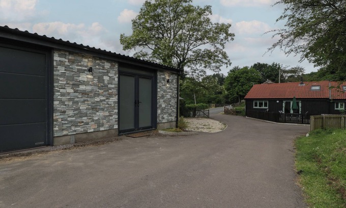 St. Brides Netherwent Hütte | THE SNUG, pet friendly, with a garden in Caerwent