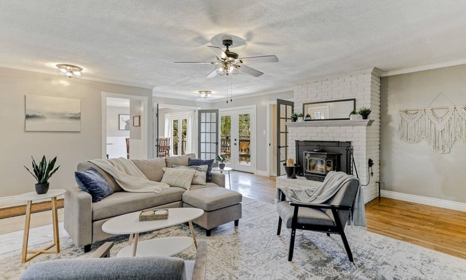 Redding Haus | The Spero Château | Comfortable ^ Spacious