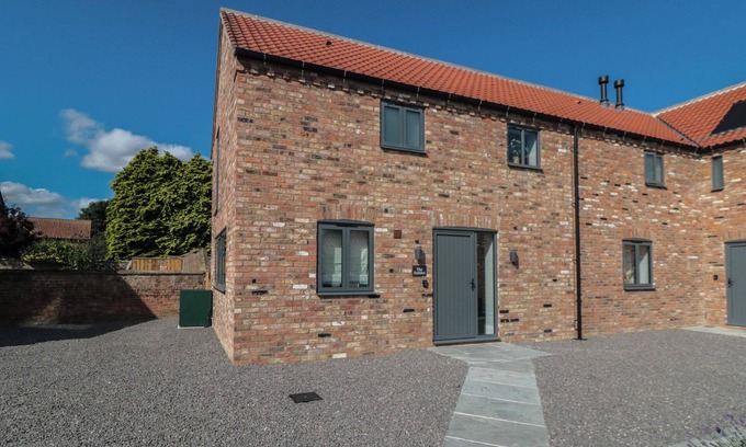 Holme Hütte | THE STABLES, pet friendly, luxury holiday cottage in Thirsk