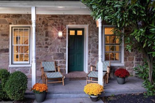 Stockton Haus | The Stone House on Main Street