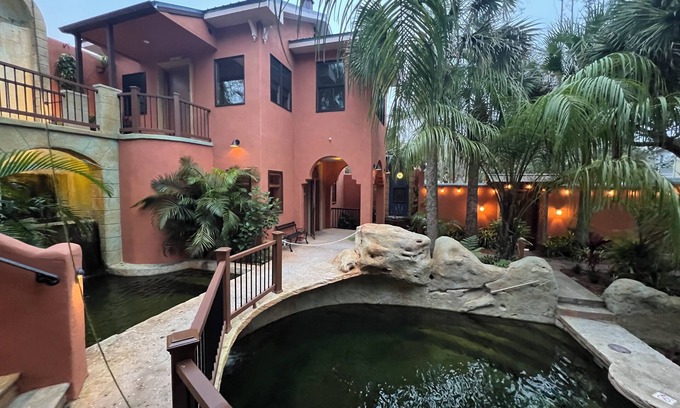 DeLand Wohnung | The Studio at Casa Cascada. A ground floor apartment in a stunning oasis