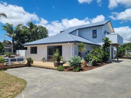 Mangawhai Heads Haus | The Sun Trap in Mangawhai Heads