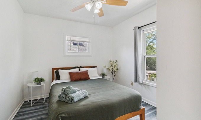 Cleveland Wohnung | The Sunroom Apartment 2plus2 West Cleveland