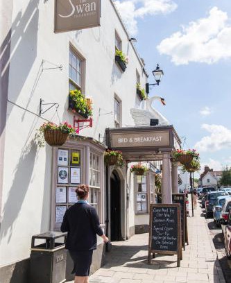 Thornbury Hotel | The Swan