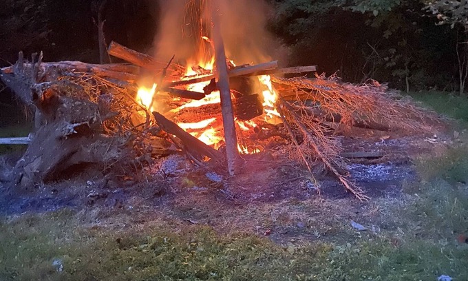 White Haus | The “Sword” Den Skiers Getaway on the Cheap