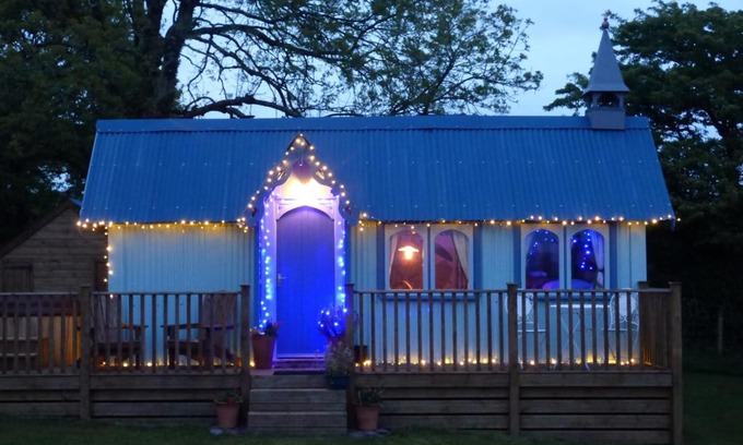 Looe Haus | The Tabernacle at Frieda and the Moon