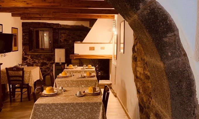 Santu Lussurgiu Haus | The Templasr Guesthouse
