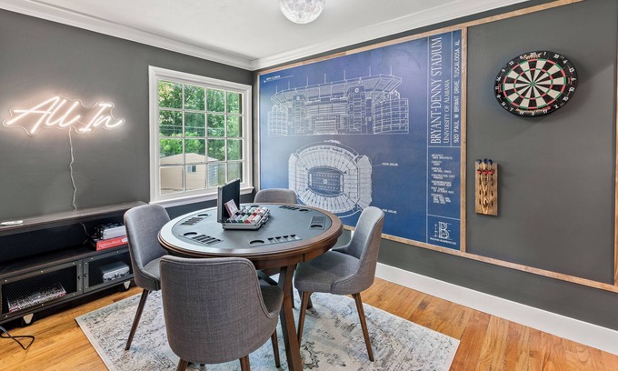 Tuscaloosa Haus | The Tide House: 3 miles from campus ~ Game Room ~ Outdoor Firepit!