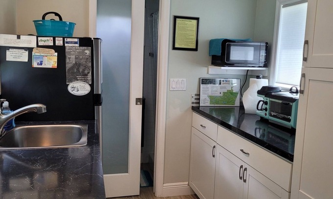 Jupiter Farms Haus | The Tiny Abode - 200 sq. ft. of private house offering all needed for your stay.