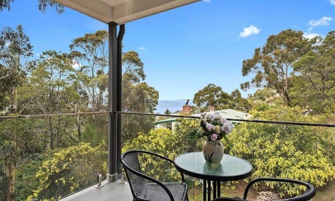 Taroona Wohnung | "The Treetops Nest" self contained apartment.