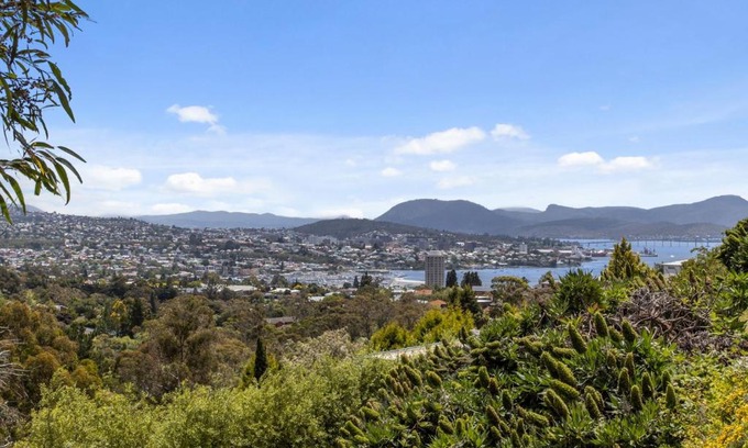 Sandy Bay Wohnung | The View 2 bed unit with stunning Hobart outlook