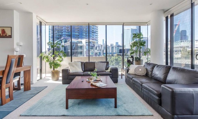 Docklands Wohnung | 'The View at Docklands' Resort style City Living