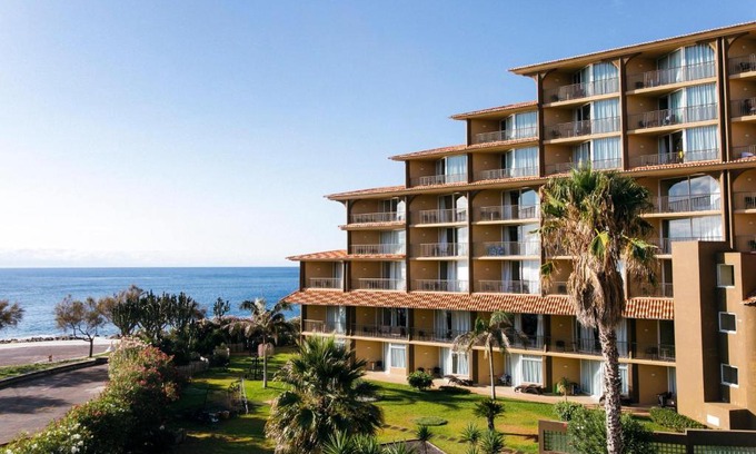 Canico Hotel | The Views Oasis