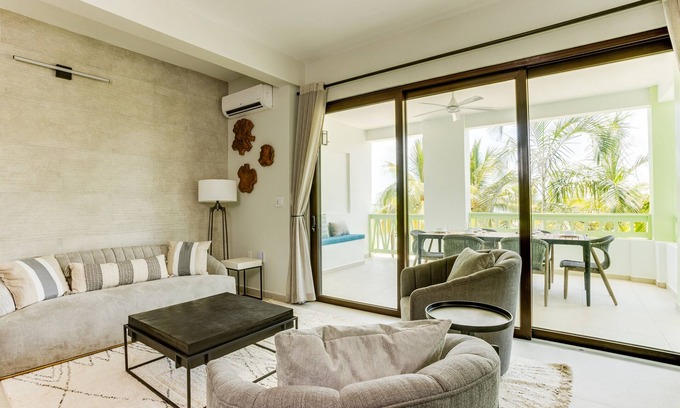 Cocoplum Eigentumswohnung | The Villas at Cocoplum 'Whale Shark' Apartment 121