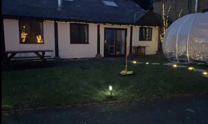 Callow Haus | The Warm Hearth: The Stables, Cozy Home With Private hot tub in our Magical Dome