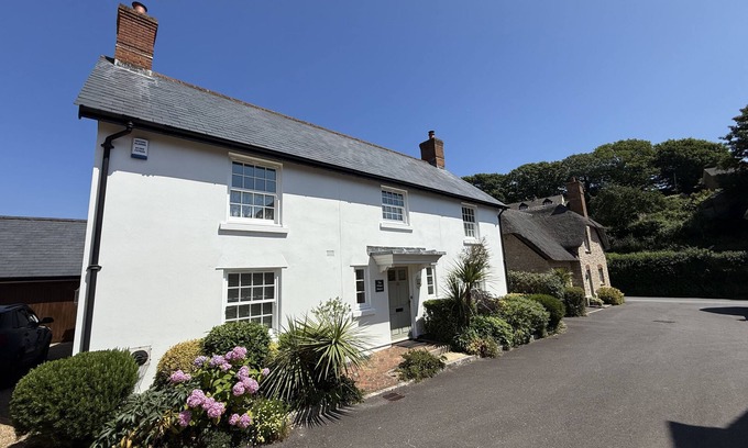 West Lulworth Wohnung | The White House -Bright and spacious property located in an AONB