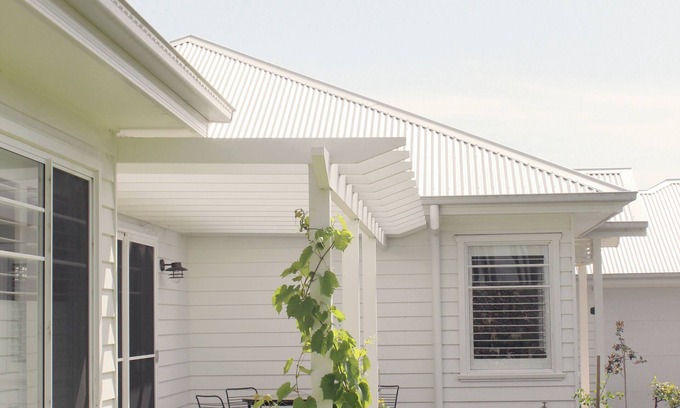 Worrigee Haus | The 'White House' on Tee. Luxury house, close to weddings!