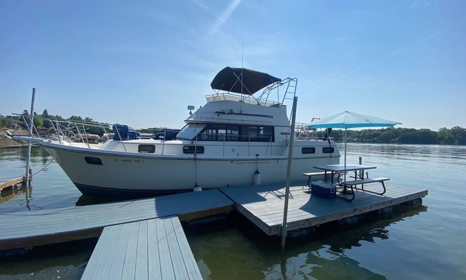 Antioch Bootsverleih | The Yacht @ The Cottages on Petite Lake