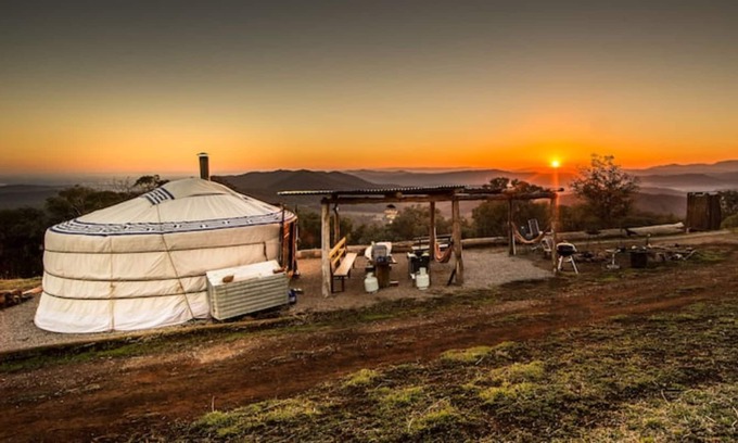 Myrrhee Haus | The Yurt Alpine Retreat - Green Yurt