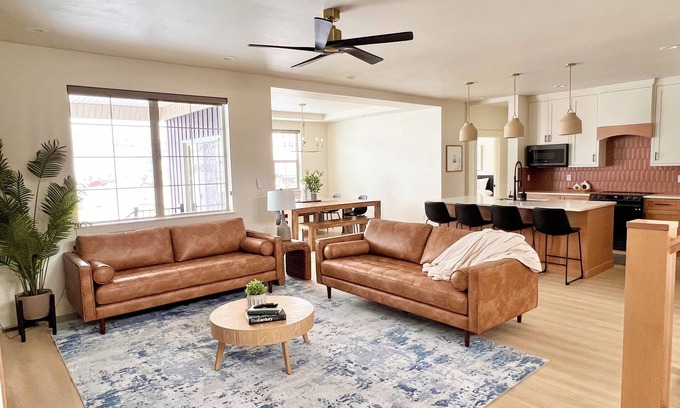 Lava Hot Springs Haus | Theater, Shuffleboard, Arcade! New Home Downtown Lava Sleeps 20+