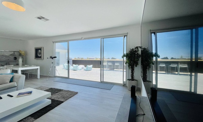 Port Victoria Haus | TheDeckhouse@PortVictoria