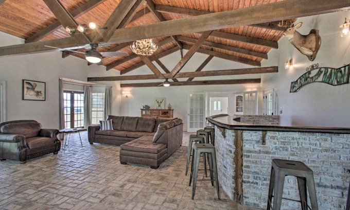 Theriot Haus | Theriot Camp Outdoor Dreaming Retreat with Dock!