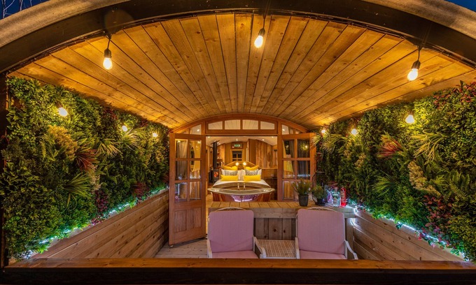 Wichenford Kabine | Diese Schäferhütte ist der ultimative Rückzugsort für Paare mit einer Kupferbadewanne