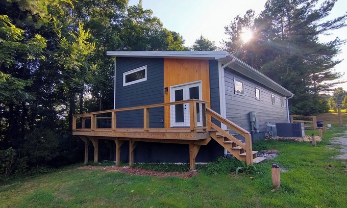 Summertown Haus | This stylish, modern country home is perfect for a getaway in Summertown, TN.